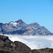 Uri-Rotstock und Schlieren thronen über den Nebelmeer