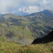 Blick vom Gipfelweg ins Tal