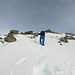proseguiamo lungo la cresta sfondando nella neve non trasformata