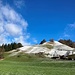 Start beim Schulhaus Kammersberg - bei erstaunlich schönem Wetter, und Aussicht auf eine feine Winterwanderung;
an Schürberg vorbei steigen wir nach links an ...
