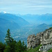 Felsformationen bei der Oberen Guggerhubel mit phantastischen Tiefblicken aufs Rhônetal!