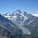Matterhorn, Besso, Pointe de Zinal, Dent d' Hérens, Dent Blanche, Grand Cornier und ganz rechts vor dem Gletscher Pigne de la Le. 