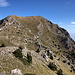 Timpa di Vallepiana - Blick auf die Westflanke und die steilen südlichen Abbrüche (rechts) der Serra Dolcedorme.
