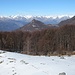 Dall’Alpe di Lierna vista verso nord sulle montagne dell’Alto Lario.