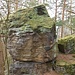 Der Katzenkopf ließe sich von dem Block aus über eine nicht sehr hohe, aber recht glatte Wand besteigen. Sieht nicht so einfach aus für eine II.