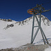 Viel zu schnell war ich wieder zurück bei der Bergstation des obersten Skiliftes „Vallatscha“ beim Umlaufmast auf 2662m.