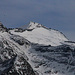 Sosto (2220,6m): Gipfelaussicht zum höchsten Berg des Tessins, dem Rheinwaldhorn / Adula (3402,2m).