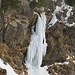 Gefrorener Wasserfall im Zoom