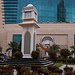 Tag 2 (26.2.) - الكويت (Al Kuwayt):<br /><br />Traditonell wie in jeder arabischen Stadt gibt es auch in der kuwaitischen Hauptstadt einen Uhrturm. Allerdings stimmen die Uhren nicht mit der richtigen Zeit überein.