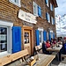 <b>A Partnun ci ritroviamo tutti, assetati, sulla terrazza della locanda per una meritata birra. </b>  