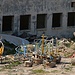 Tag 6 (2.3.) - الزور (Az Zawr): Kinderspielplatz vom zerstörten Schulhaus auf فيلكا (Faylakā).
