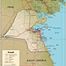 Karte des Staates Kuwait in der auch der Landeshöhepunkt im äussersten westlichen Zipfel des Landes eingetragen ist.