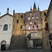 In Susa - Wieder zurück am Ausgangs- und Endpunkt der heutigen Tour. Die Cattedrale di San Giusto und die nebenan befindliche Porta Savoia sind wieder erreicht.