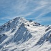 Blick vom Baslersch Chopf zum nahen Sentisch Horn. Unterhalb der Mulde sehr gute Verhältnisse