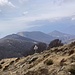 ... zum Abzweig zum Gipfel;
im Hintergrund der vorgestern bestiegenen Monte Borgna