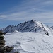Auf dem Gipfel des Schwarzseehorns mit Blick zum Piz Bles.