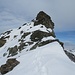Rückblick nach Abstieg zur kaum mehr als 30m tiefer liegenden Scharte auf der Westseite des Südlichen Chalausspitzes