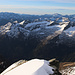 Rosso di Ribia (2547m): <br /><br />Gipfelpanorama gegen Süden mit dem Valle di Vergeletto, von wo auch der Ausgangspunkt der Tour ist.