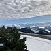 auf der Terrasse des "Hotels Lüderenalp" (Bärnsicht Panorama Hotel) ist der Blick zu den Alpen (mit EMJ) von einer speziellen Wolkendecke gekennzeichnet