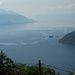 Man mano ci si alza sul fumoso Lago Maggiore...