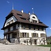 ... und prächtiges [https://www.a6-architekten.ch/projekte/restaurierungen/produkt-detail/sanierung-schloss-buholz/ Schloss Buholz]
