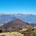 Blick von der Alpe di Naccio zur bewaldeten Corona dei Pinci 