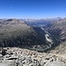 Tiefblick ins auslaufende Morteratsch-Tal und das untere Val Bernina bis in die Ebene von Samedan
