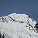 Bettlerspitze im Zoom: im ganz rechten Teil  ihrer hier sichtbaren Ostflanke war ich am Gründonnerstag 2023 zum Gipfelgrat aufgestiegen.