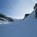 Unter dem Graswangjoch liegen kleine und große Lawinenbollen.