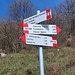 In prossimità del Gardoncello questo cartello con l'indicazione "Rifugio Partigiano"..... 