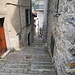 scalinata che dal Castello scende a Nesso