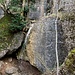 ... zu einer hohen Wasserfallstufe mit "Auffangbecken"