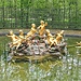 Eins der vielen Bassins am Weg. 55 Brunnen gibt es im Schlosspark von Versailles.