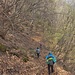al trivio, imbocchiamo in sentiero tutto a sx, trascurato...
