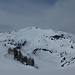 Im Westen verdeckt das Tagweidegg die Aussicht, wäre vermutlich aber auch gut mit den Tourenskier zu bewältigen; Schnee liegt noch genügend.