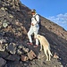 Tag 8 (4.5.):<br /><br />Mein Berführer Valdir mit einem der beiden Hunde die uns zum Kraterrand begleiteten. Beide Tiere kommen meistens mit ihm mit wenn er mit Gästen den Vulkan besteigt.