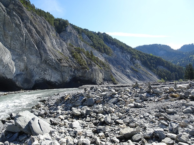 Der wilde Rhein bei Au in der Ruinaulta