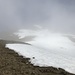 Im Gipfelbereich noch grössere Schneefelder, die man aber links umgehen kann