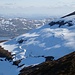 Der Gleitschnee an der Südostseite des Blåbergs sieht eher aus wie ein Gletscher.<br />Zur Größenabschätzung: Der Hang ist etwa 200 hm hoch.