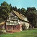 Unser Ausgangspunkt, die Rote Mühle, wie sie einst ausgesehen hat; abgebildet im <em>Wanderatlas Masserberg – Oberes Waldgebiet</em> (Tourist Verlag Berlin, 1991).