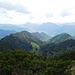 Hochfelln (1664 m)<br />In der Bildmitte unser Abstiegsweg über die Farnbödenalm