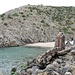 Poco più avanti si approda ad una caratteristica spiaggetta posta in una posizione più riparata.