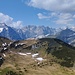 Blick auf die Lalider Wände. Die höchsten Karwendelberg stecken noch im Winterkleid.