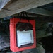 Casella postale improvvisata sotto la passerella del ponte di Alnasca