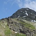 Zwischen 2300 und 2500 m gibt es eine Steilstufe, die ich links im Bild durch eine Art Rinne bezwungen habe (T3).