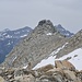 <b>[https://www.hikr.org/tour/post173394.html  Cima di Lago (2833 m)] e in primo piano la Quota 2773 m. In inverno molti sciatori diretti al Passo di Rotondo transitano dalla sella visibile a destra nella foto.</b>