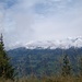 auf dem Gipfelplateau des Abendberges,
mit Blick zur verschneiten und "wolkenbekränzten" Niesenkette
