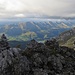 Am Grauchopf-Gipfel mit den Churfirsten im Hintergrund.