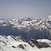 Blick zu 4000ern der Walliser Alpen; im Hintergrund zwischen Dent Blanche und Zinalrothorn Montblanc