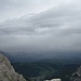 Blick von der Großen Cirspitze nach Osten. Dorthin zieht gerade der Gewitterregen ab, der kurz vorher auch an der Cirspitze noch niederging.